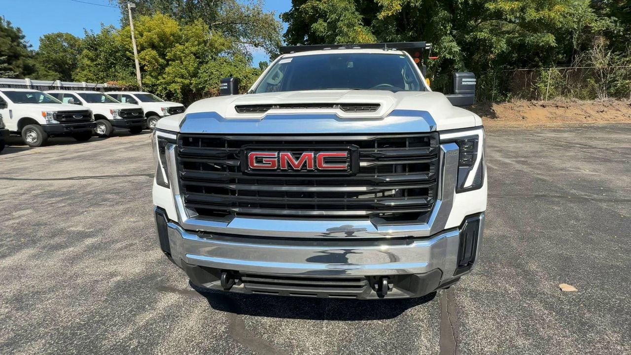 2025 Gmc Sierra 3500 HD Pro photo 2