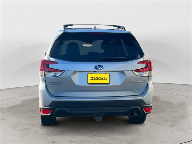 2023 Subaru Forester Premium photo 3
