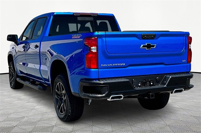 2025 Chevrolet Silverado Trail Boss LT photo 4