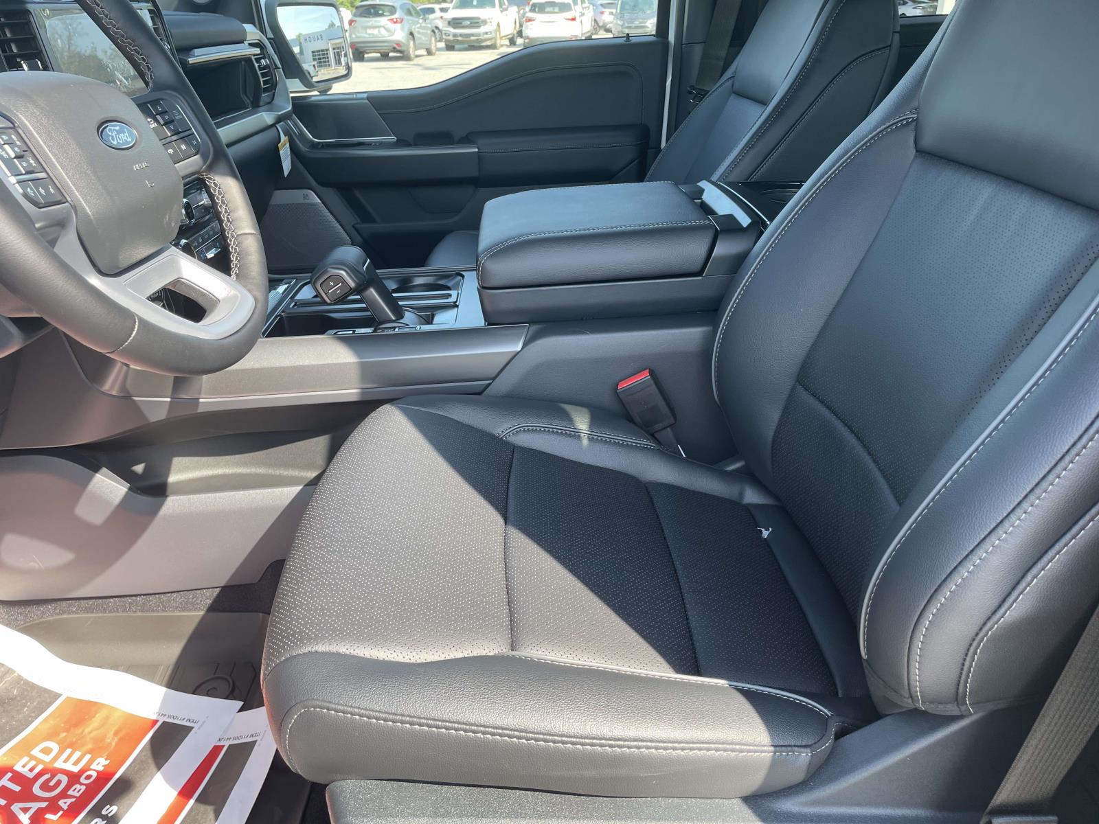 2025 Ford F-150 Lariat photo 12