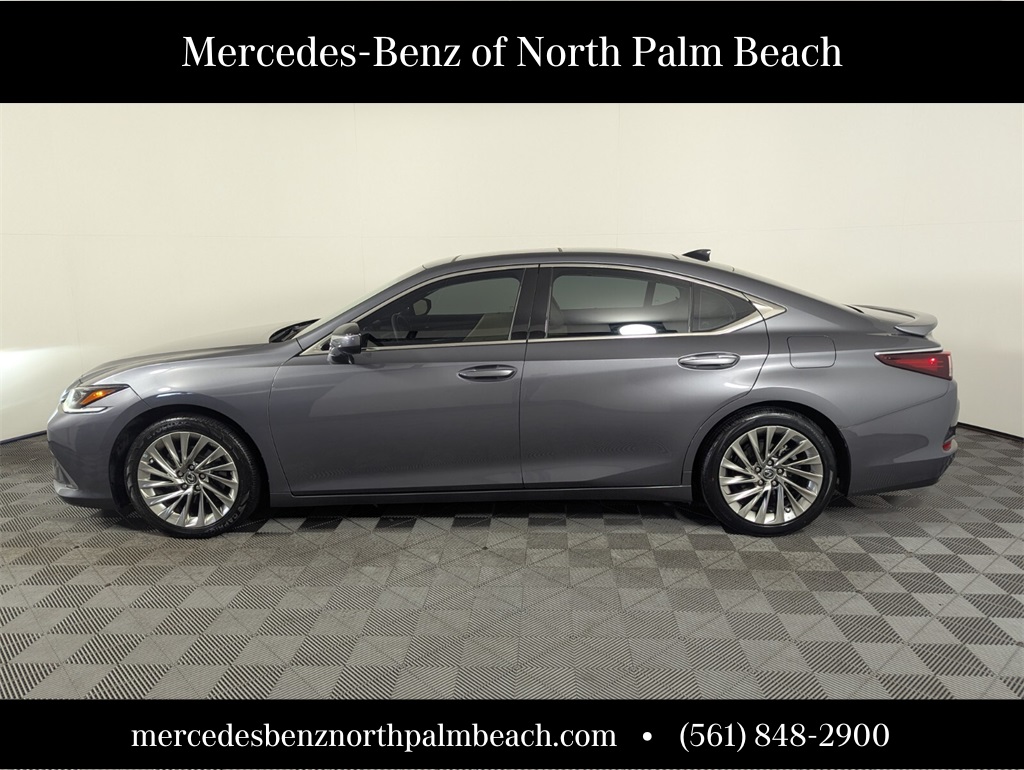 2019 Lexus ES 350 Ultra Luxury photo 3