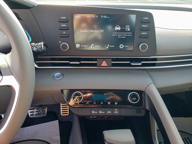 2025 Hyundai Elantra SEL Sport photo 12