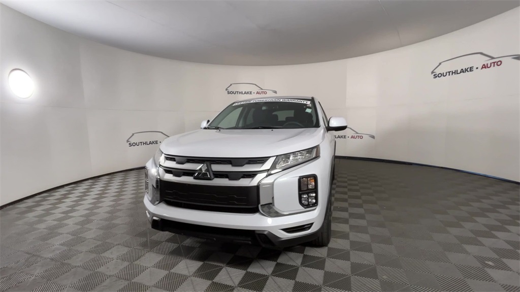 2025 Mitsubishi Outlander Sport ES photo 3