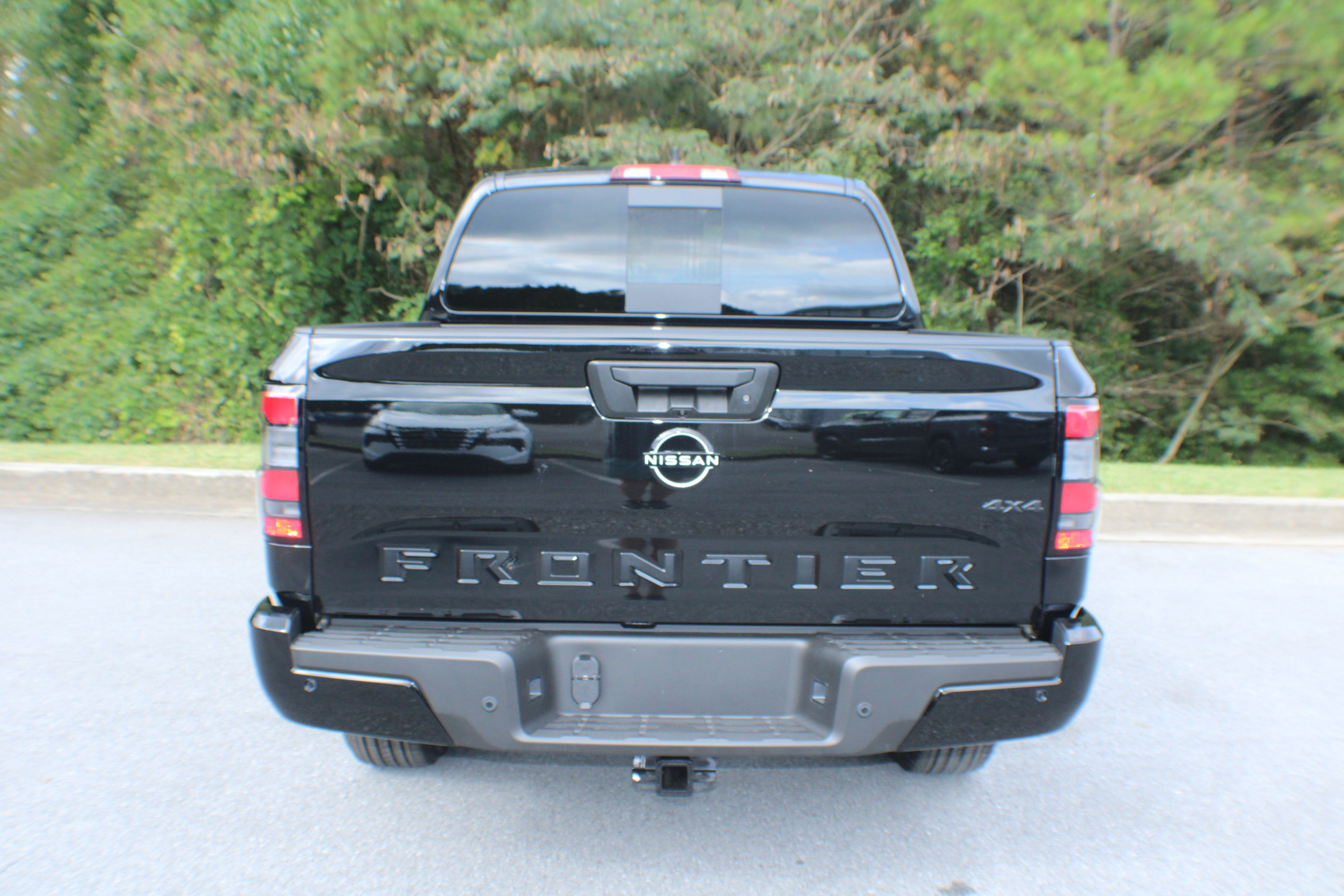 2026 Nissan Frontier SV photo 2