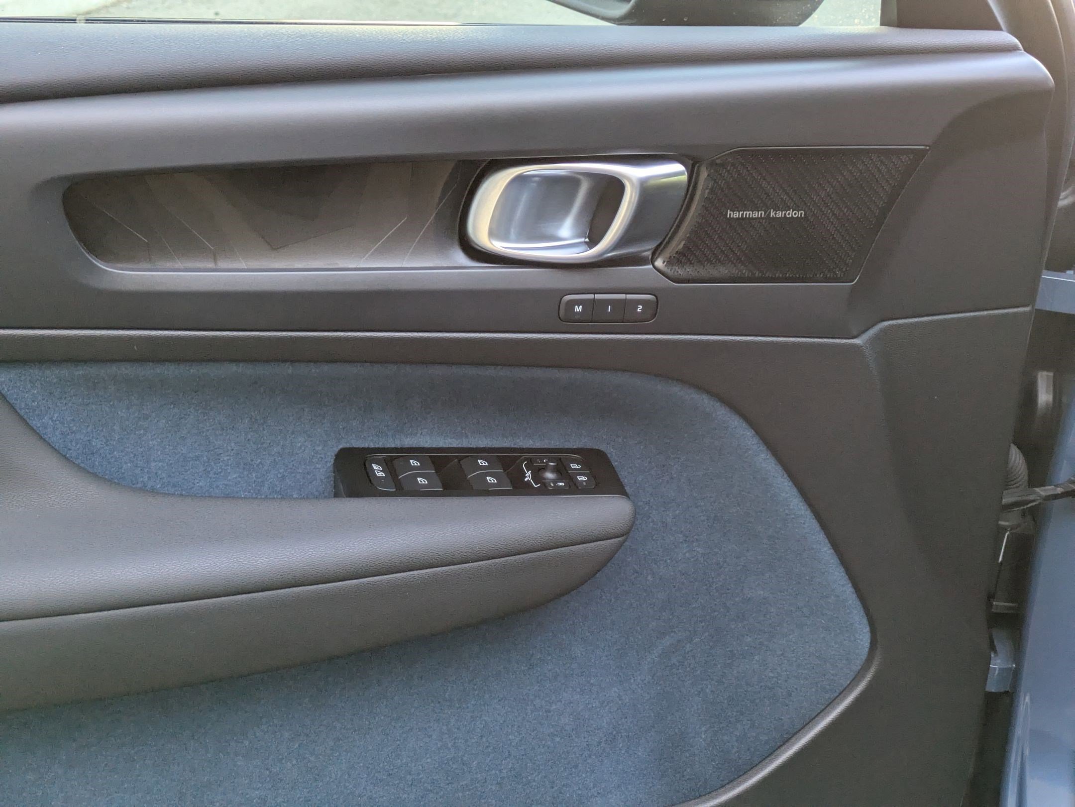 2022 Volvo C40 Recharge Ultimate photo 12