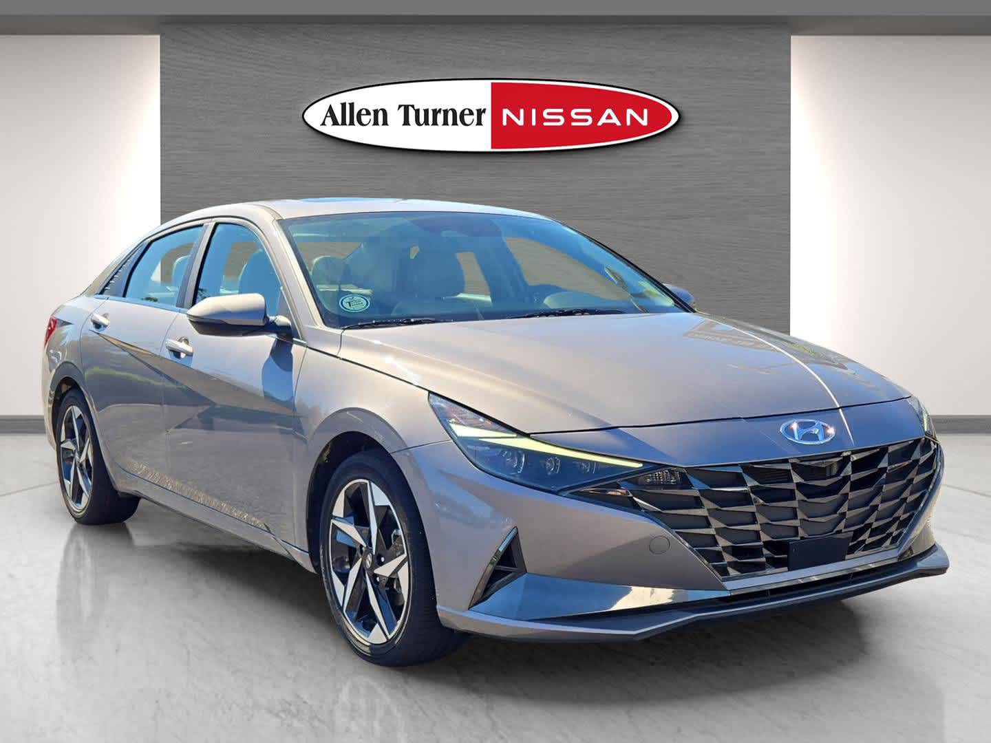 2023 Hyundai Elantra Limited's photo