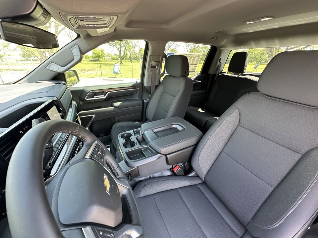 2025 Chevrolet Silverado 1500 LT photo 15