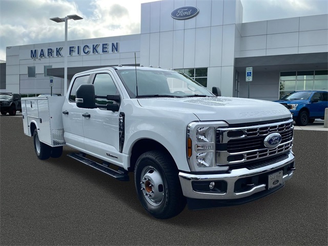 2025 Ford F-350 Super Duty Chassis Cab XL's photo