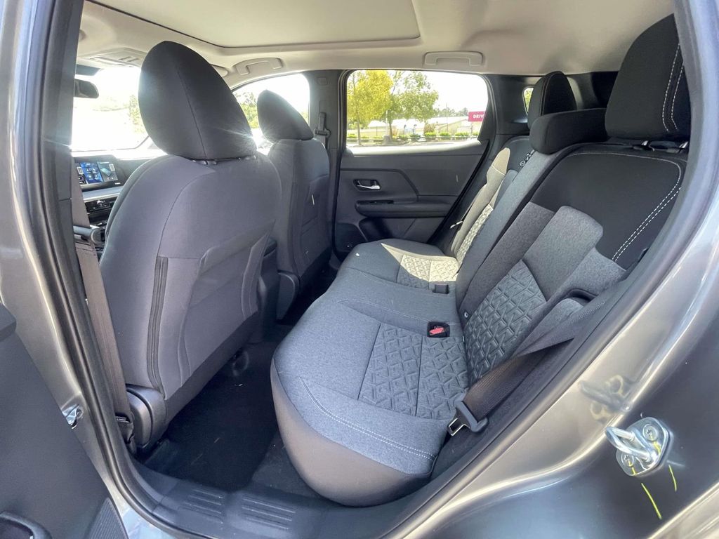 2026 Nissan Kicks SV photo 8