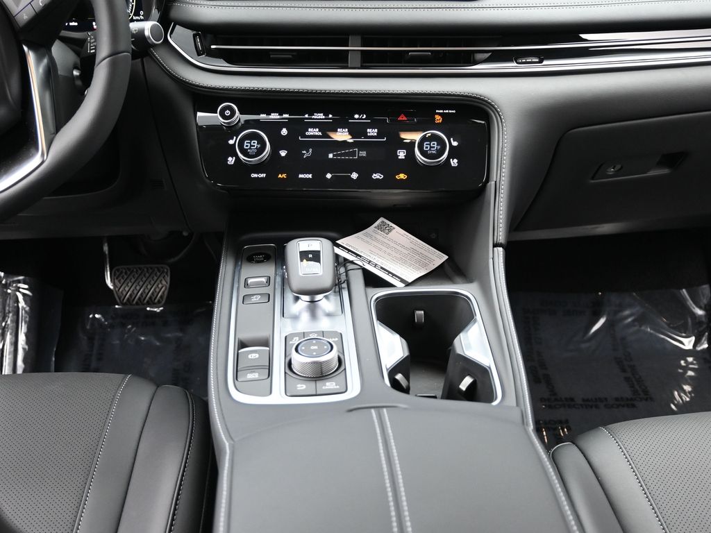 2026 Infiniti QX60 Luxe photo 15
