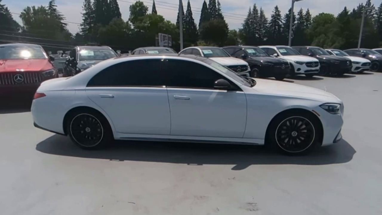 2025 Mercedes Benz S 580e 4MATIC photo 32