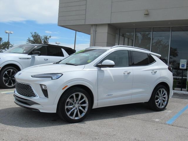 2025 Buick Encore GX Avenir photo 3