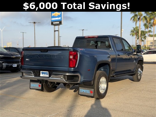 2026 Chevrolet Silverado 3500HD LT photo 2