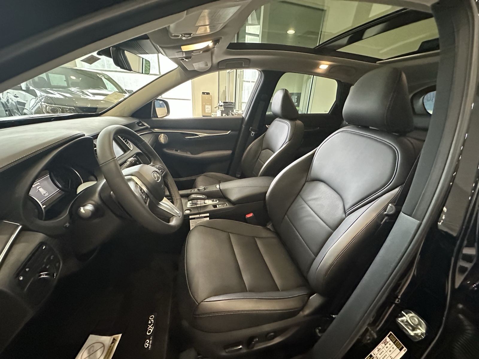 2025 Infiniti QX50 Luxe AWD photo 11