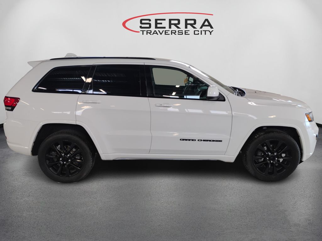 2018 Jeep Grand Cherokee Altitude photo 4