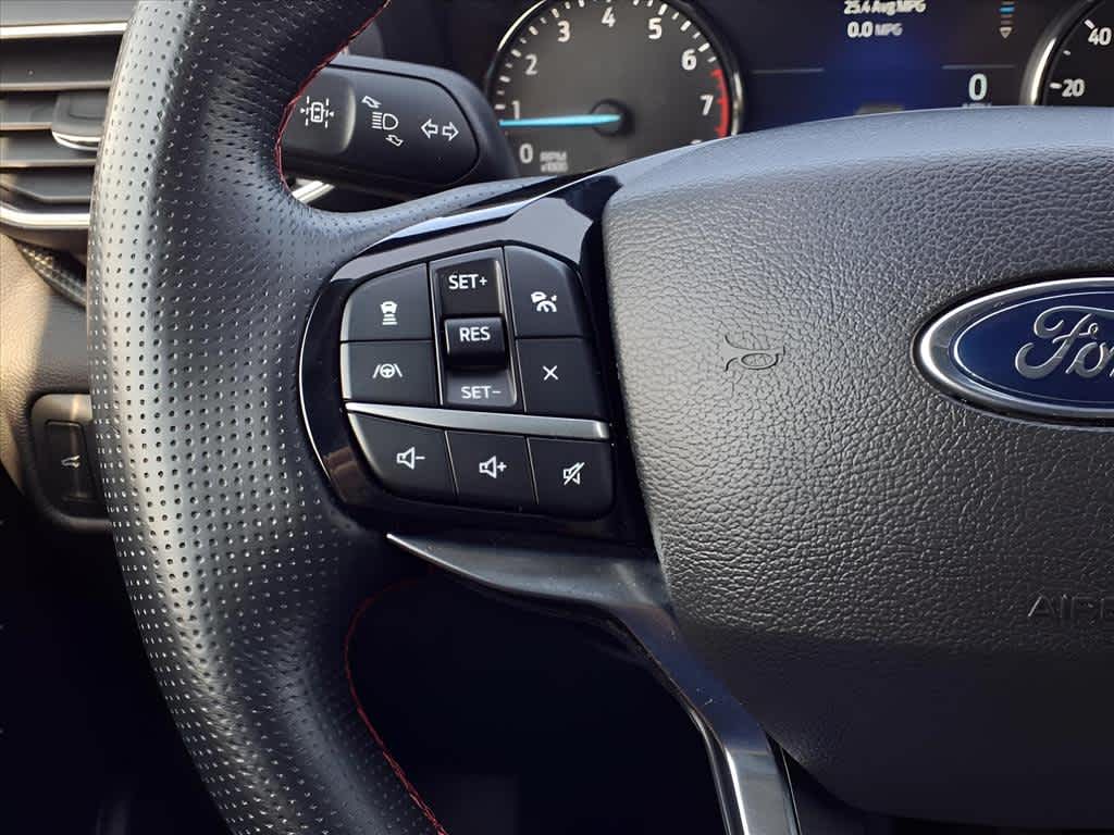 2022 Ford Explorer ST-Line photo 15