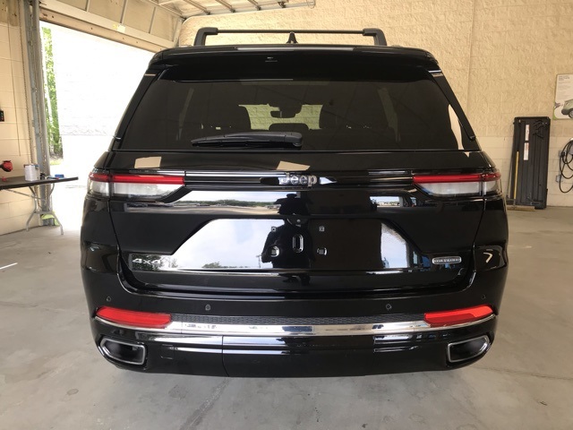 2022 Jeep Grand Cherokee Overland photo 4