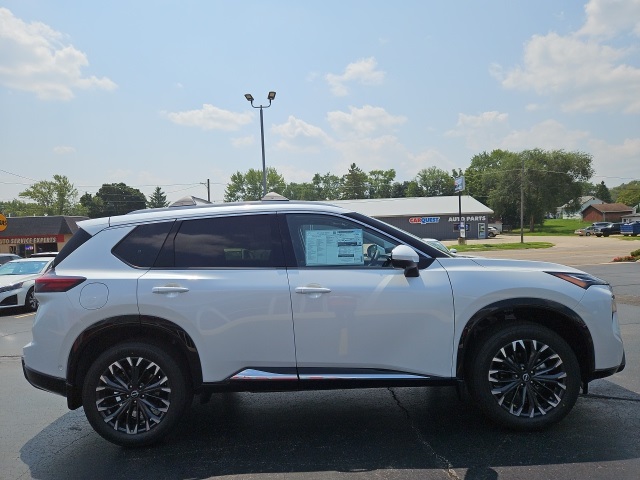 2025 Nissan Rogue Platinum photo 8