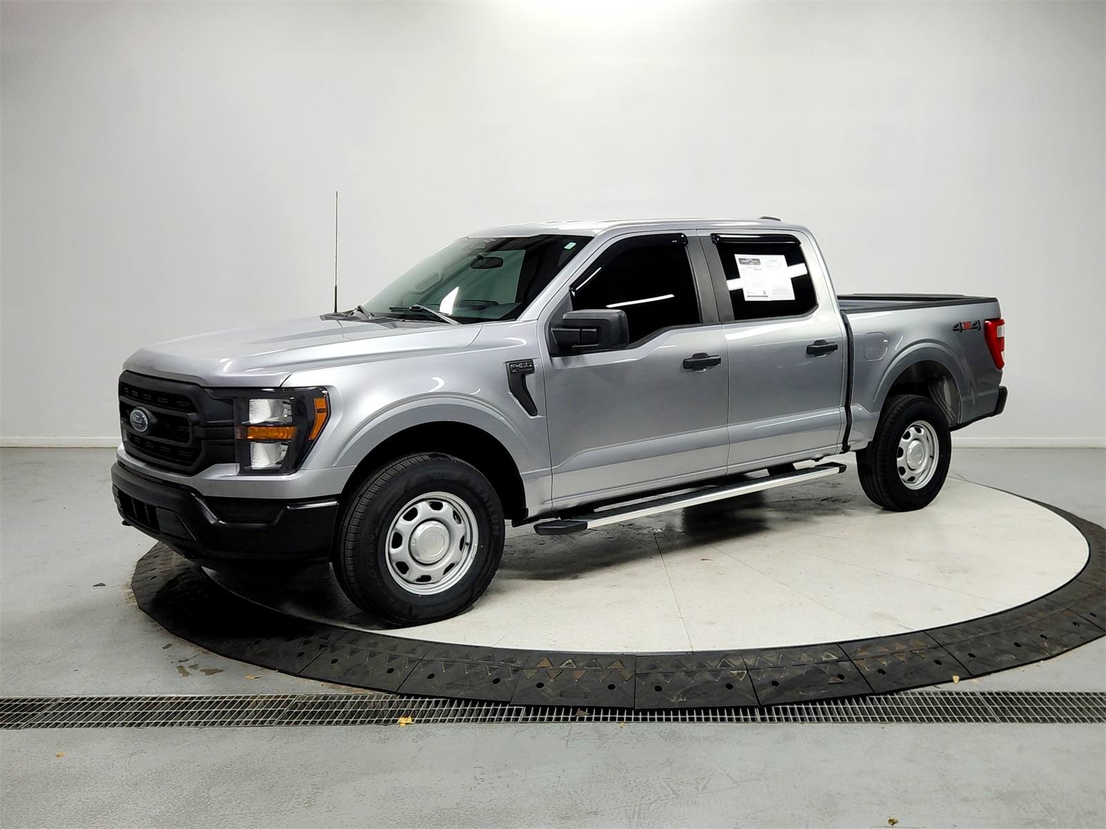 2023 Ford F-150 XL photo 3