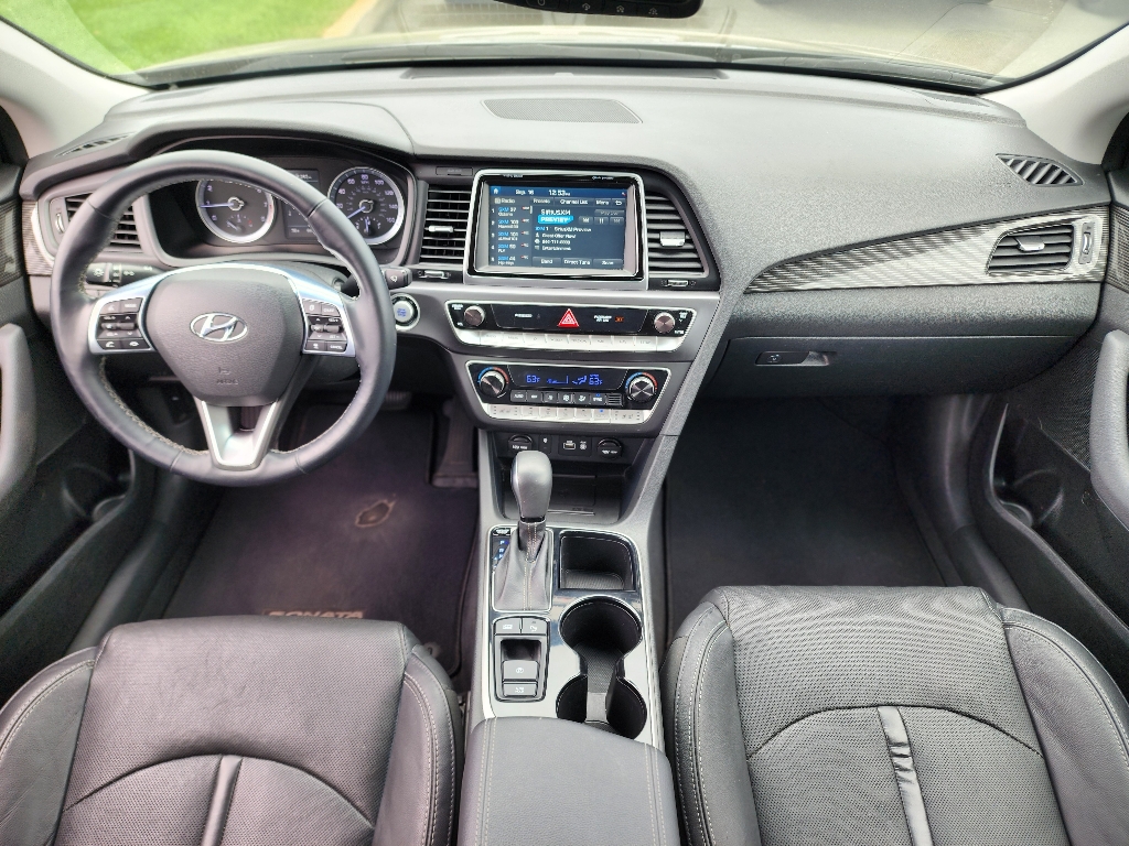 2018 Hyundai Sonata Limited photo 2