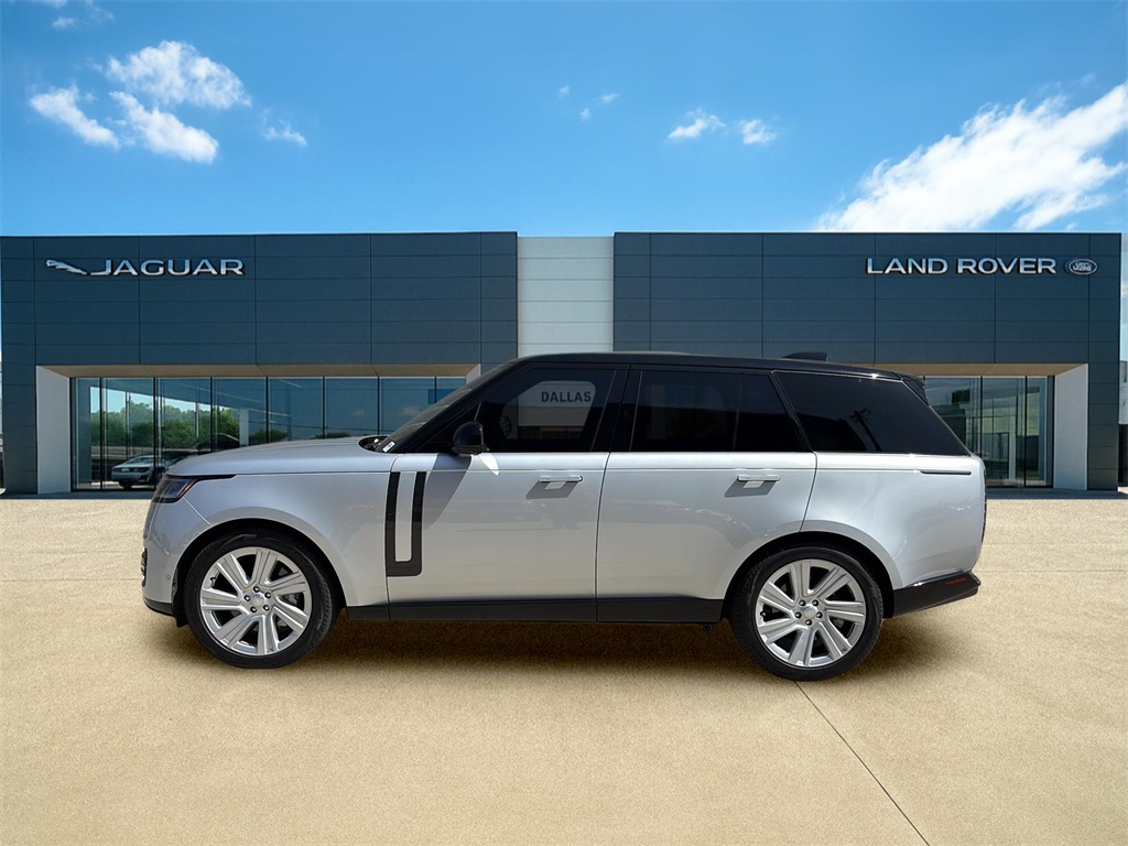2023 Land Rover Range Rover SE photo 2