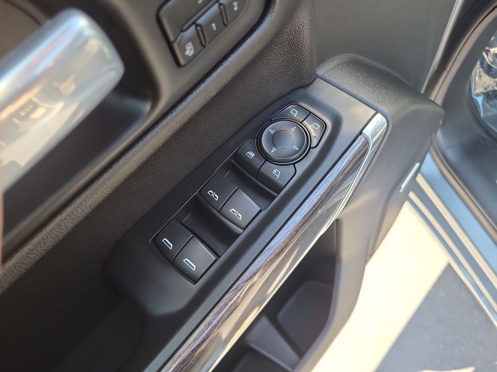 2021 Chevrolet Silverado 1500 LTZ photo 14