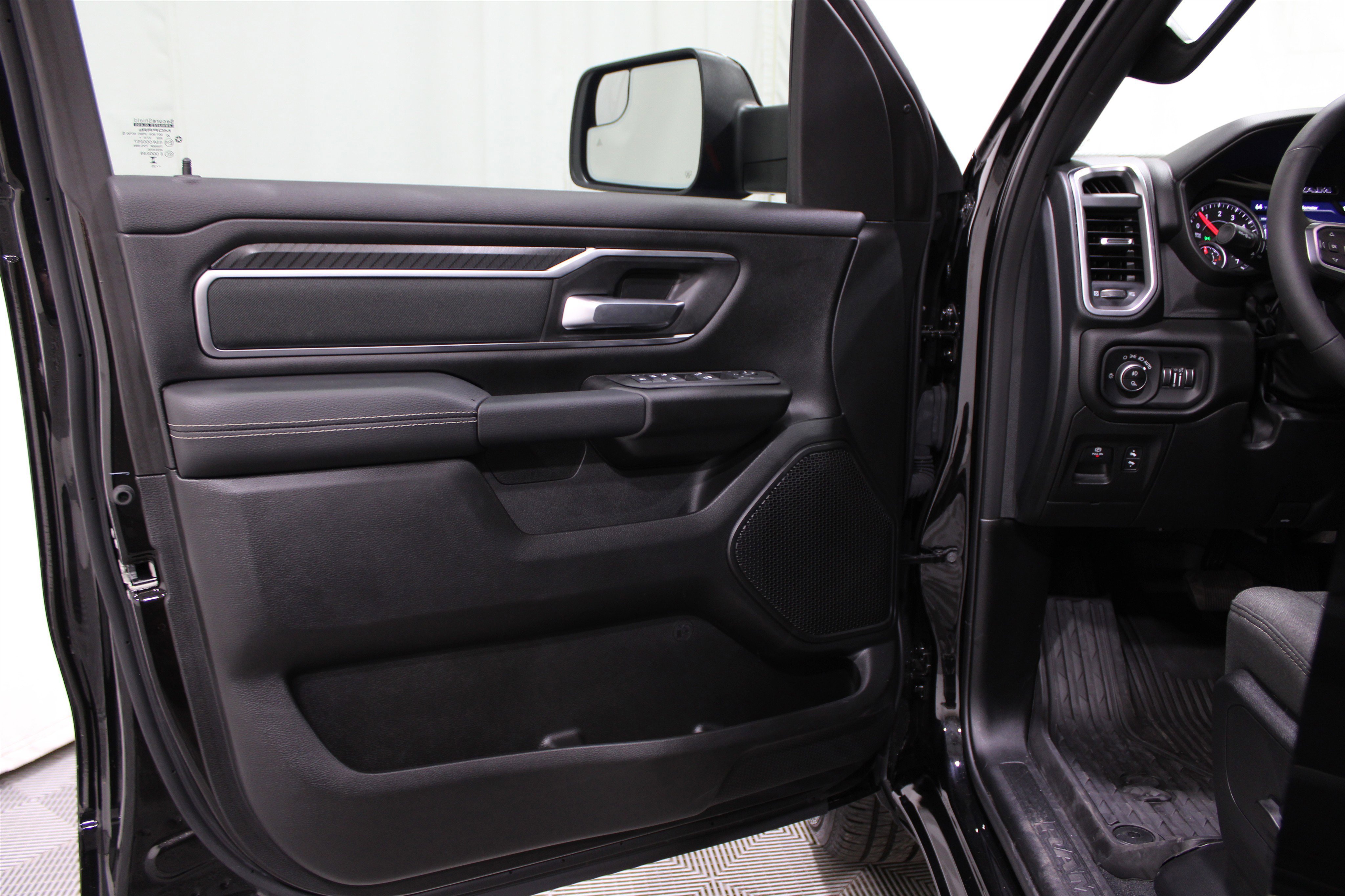 2025 Ram 1500 Big Horn photo 2