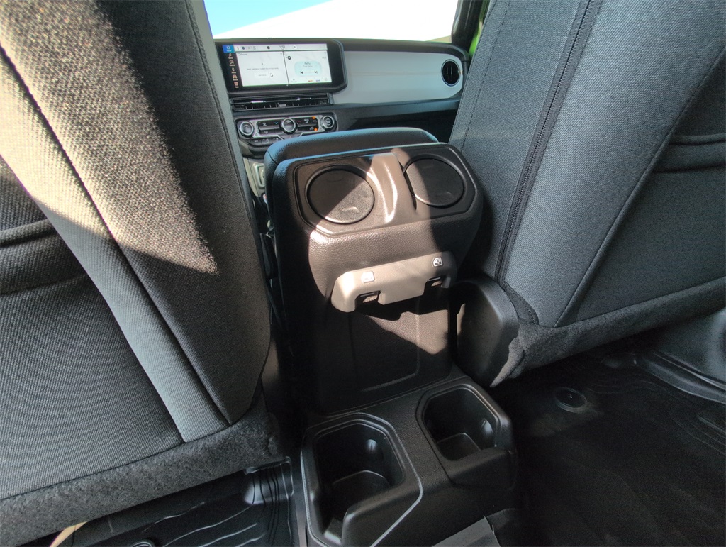2025 Jeep Wrangler photo 17