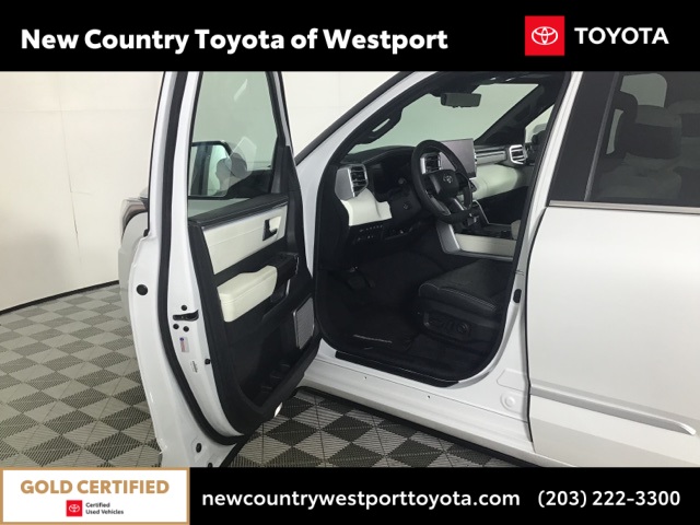 2024 Toyota Sequoia Capstone photo 9