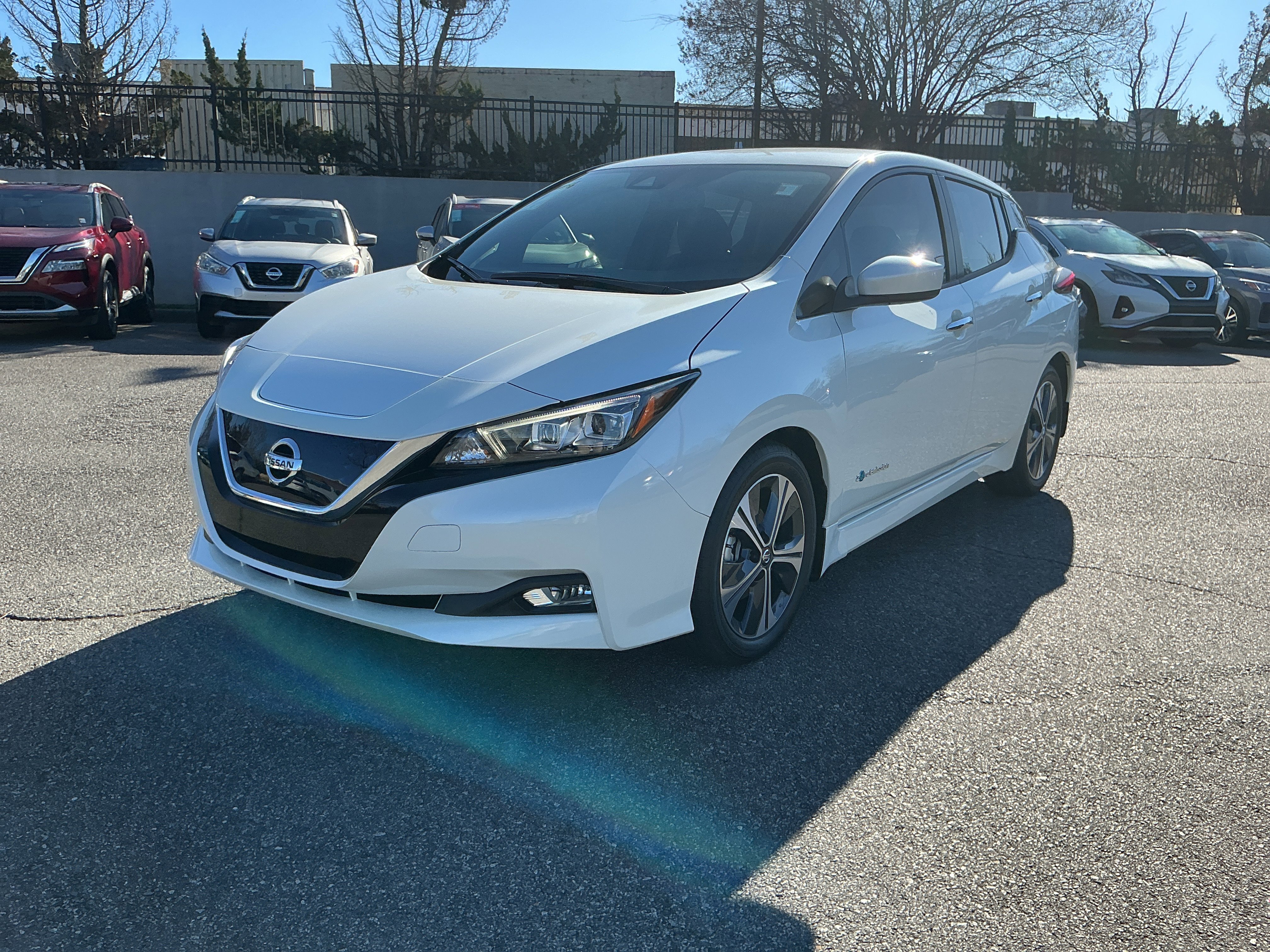 2019 Nissan Leaf SV's photo