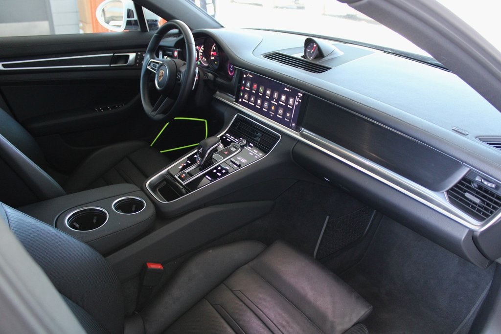 2023 Porsche Panamera 4 Platinum photo 19