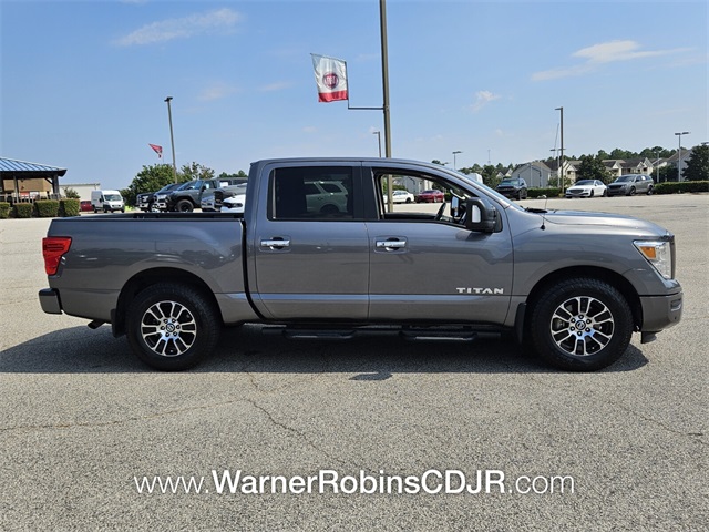 2021 Nissan Titan SV photo 13