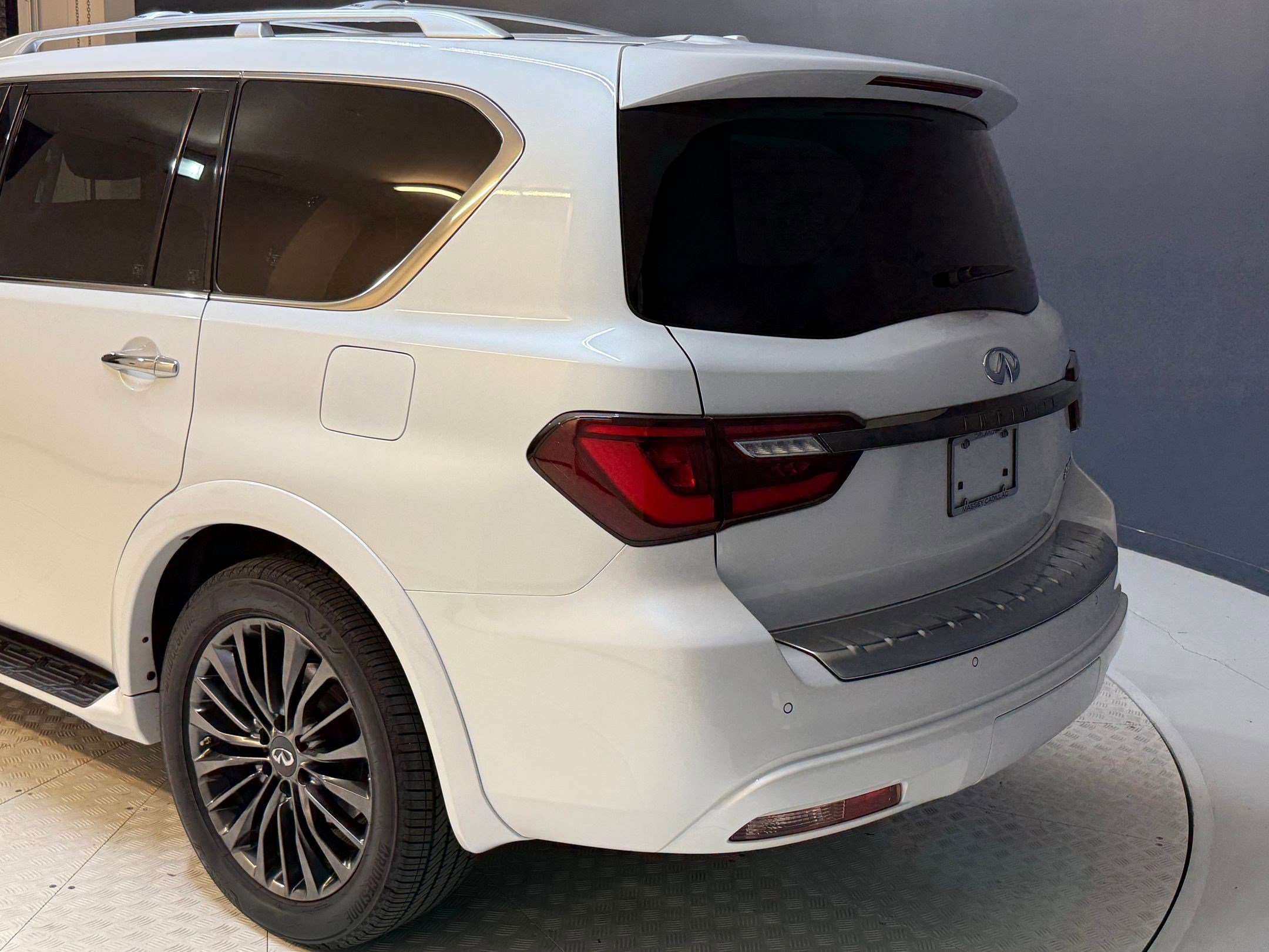 2022 Infiniti QX80 Premium Select photo 16