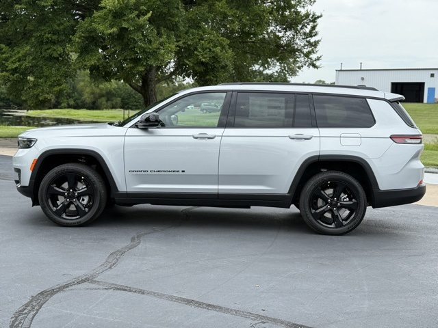 2025 Jeep Grand Cherokee Altitude X photo 4