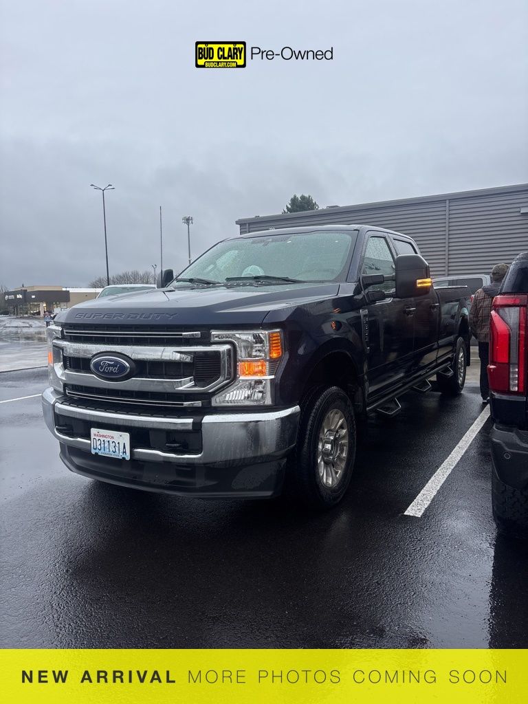 2022 Ford F-350 Super Duty XLT's photo
