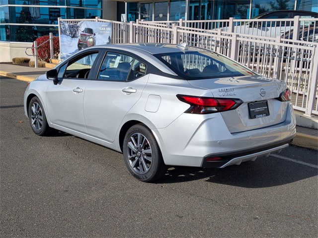 2025 Nissan Versa 1.6 SV photo 4