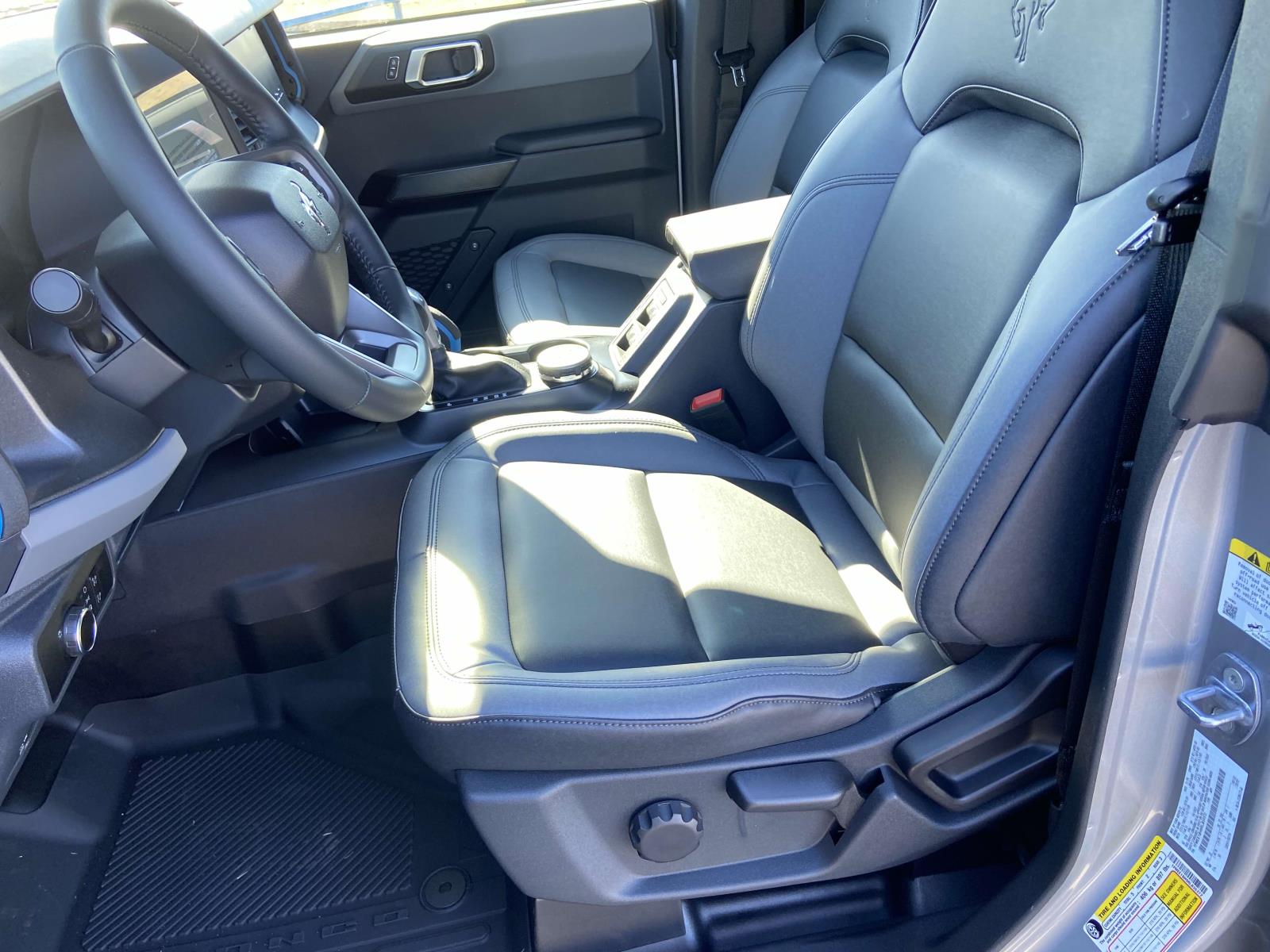2024 Ford Bronco Black Diamond photo 10