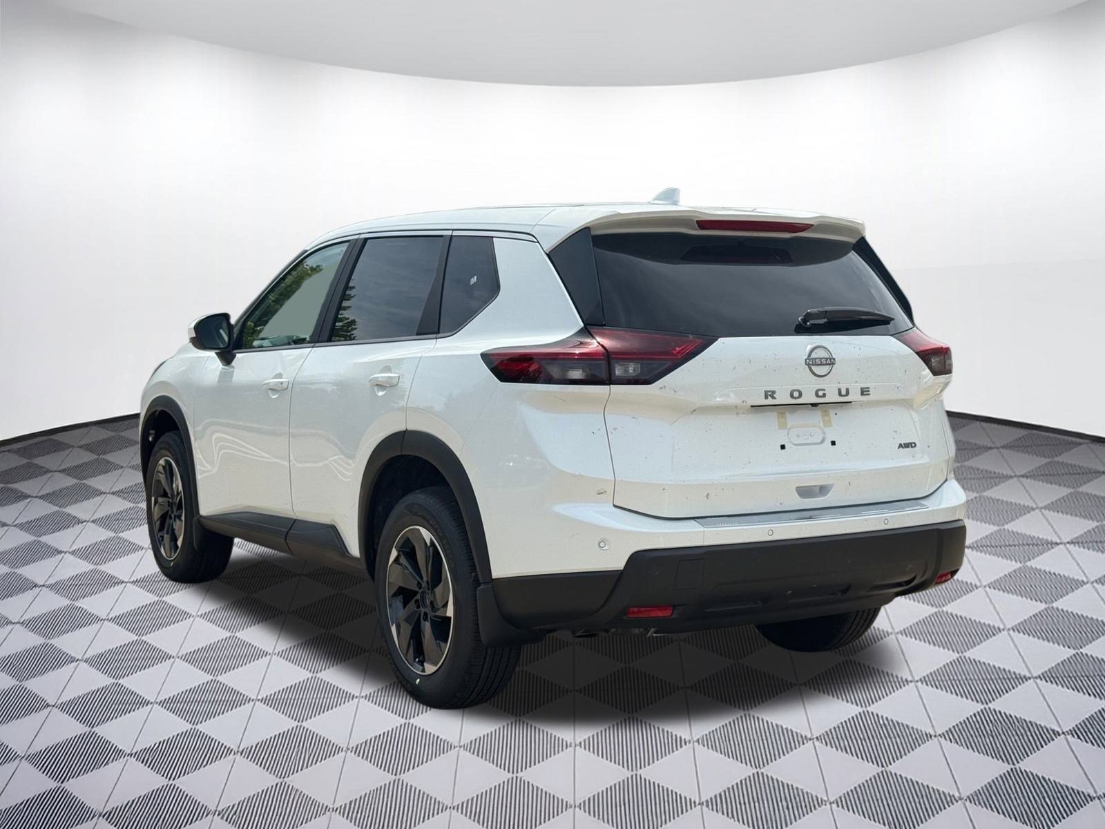 2026 Nissan Rogue SV photo 2