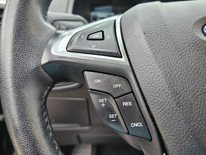 2023 Ford Edge Titanium photo 24