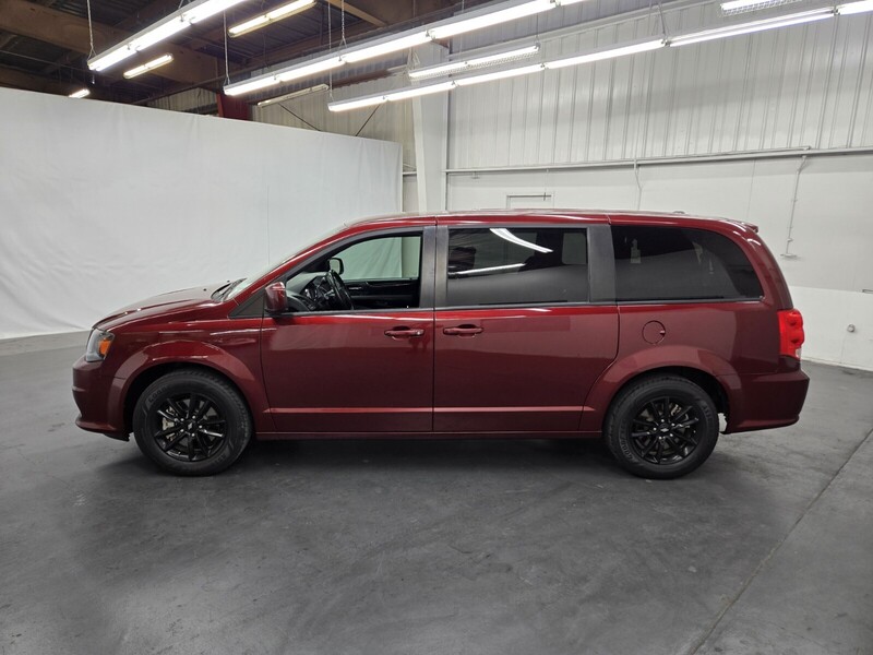 2019 Dodge Grand Caravan SE Plus photo 2