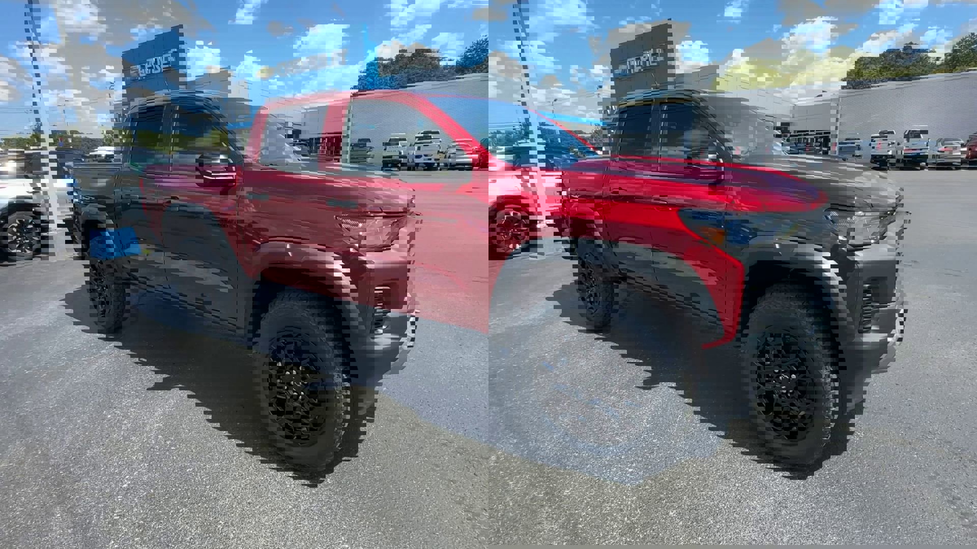 2026 Chevrolet Colorado Trail Boss photo 2