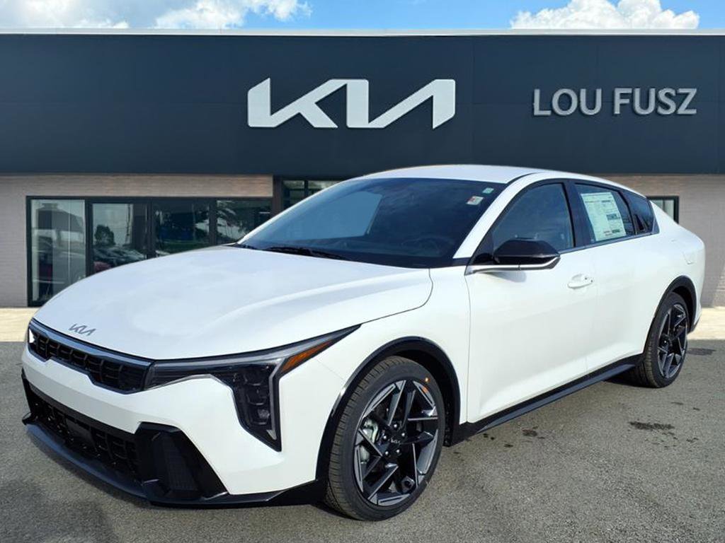 2025 Kia K4 GT-Line's photo