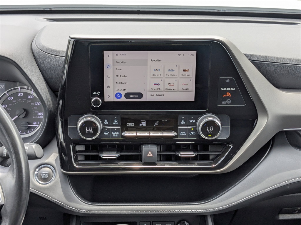 2023 Toyota Highlander LE photo 18