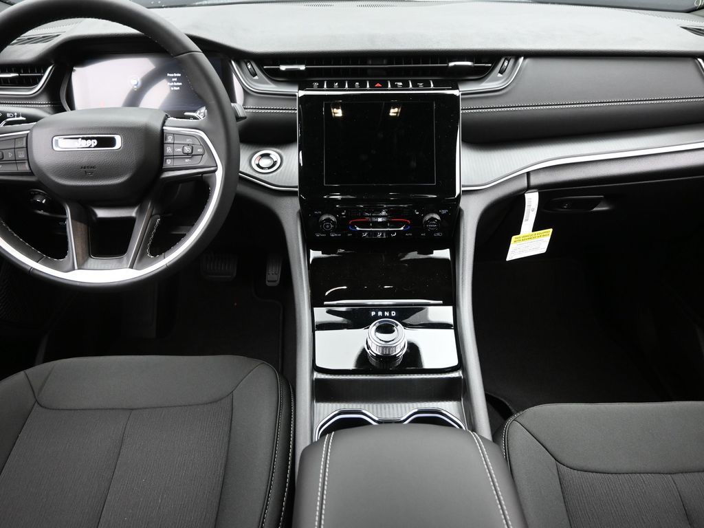 2025 Jeep Grand Cherokee Laredo X photo 10