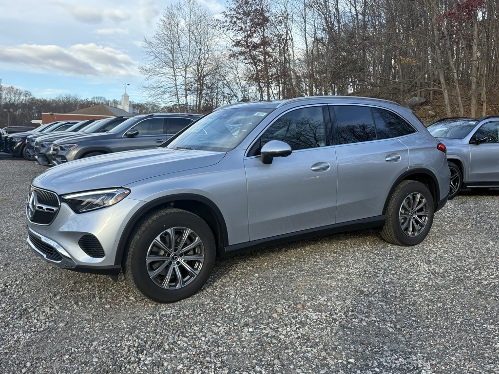 2026 Mercedes Benz GLC 300 4MATIC photo 3