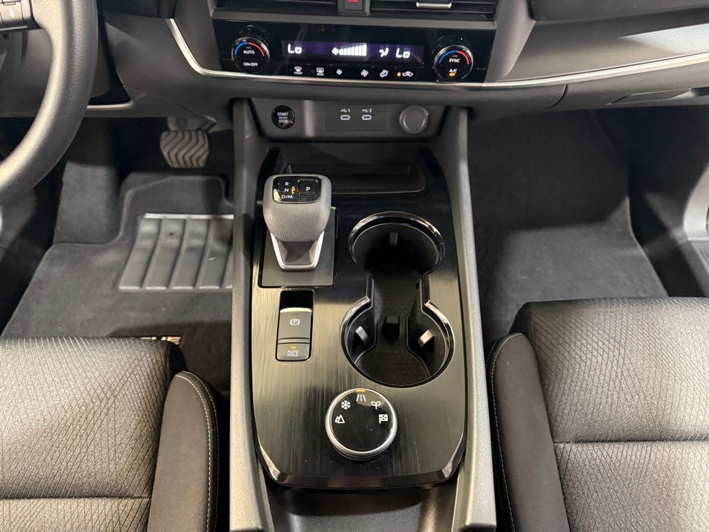 2024 Nissan Rogue SV photo 19
