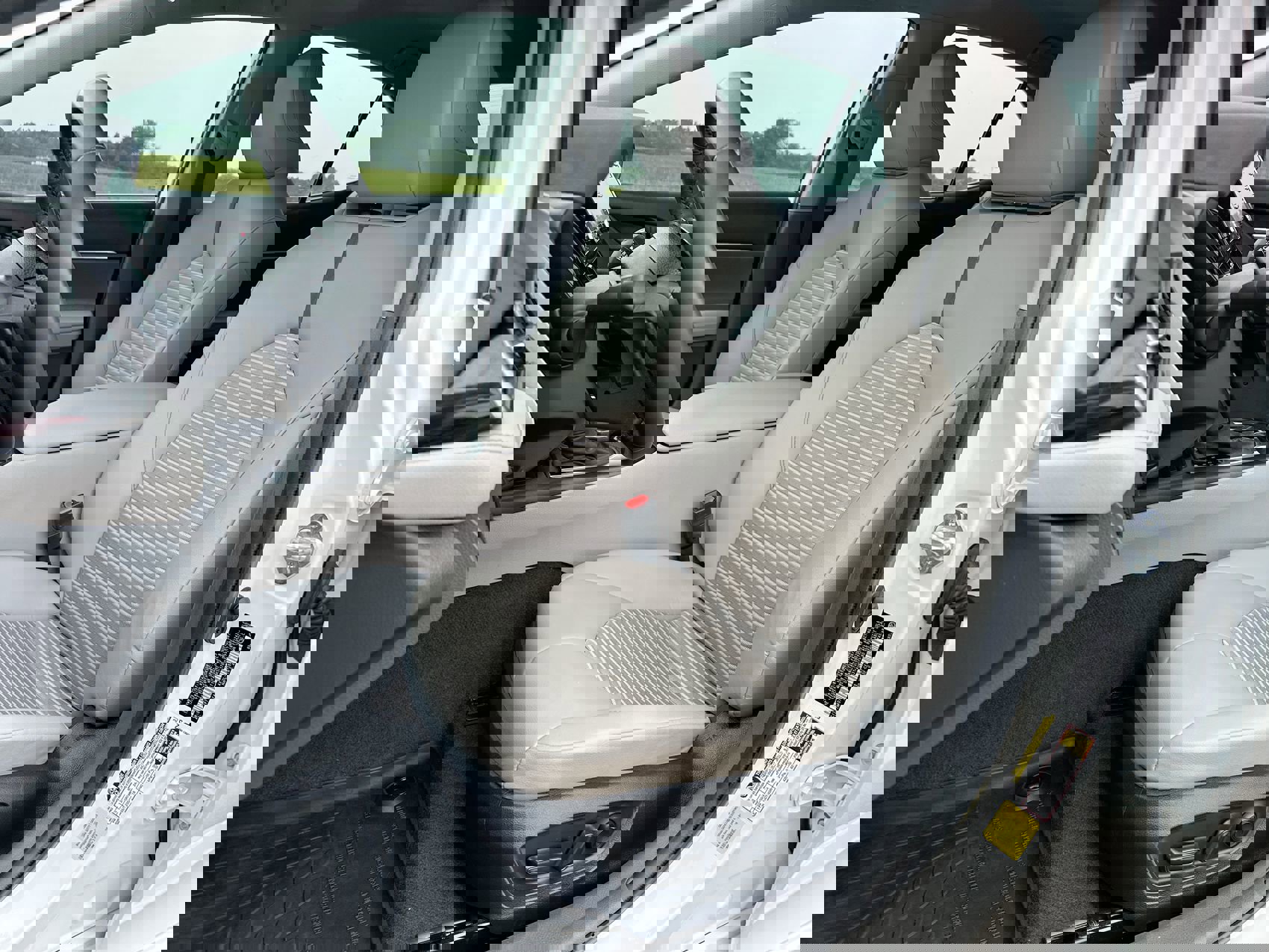 2023 Toyota Camry Hybrid SE photo 15
