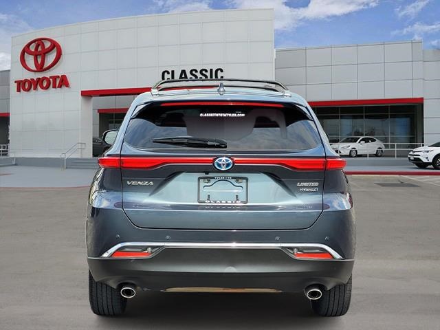 2022 Toyota Venza Limited photo 3