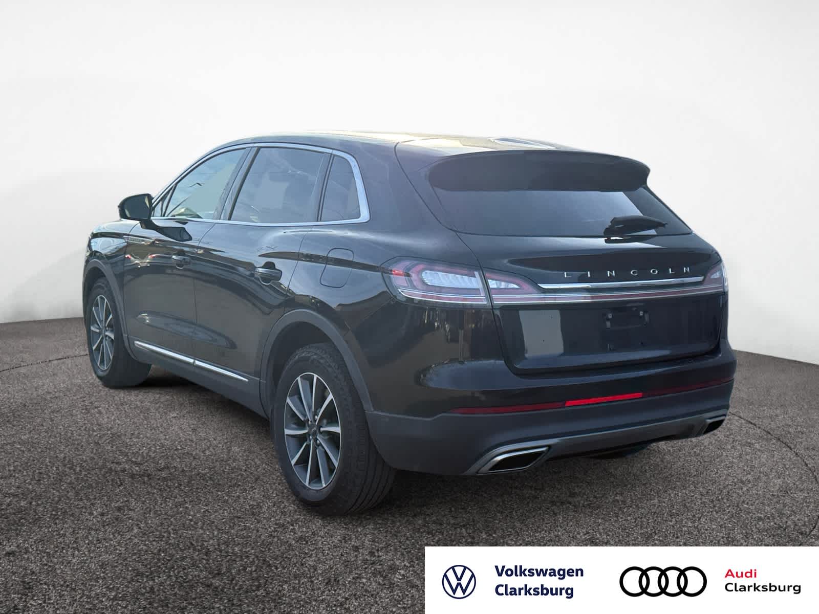 2022 Lincoln Nautilus Standard photo 3