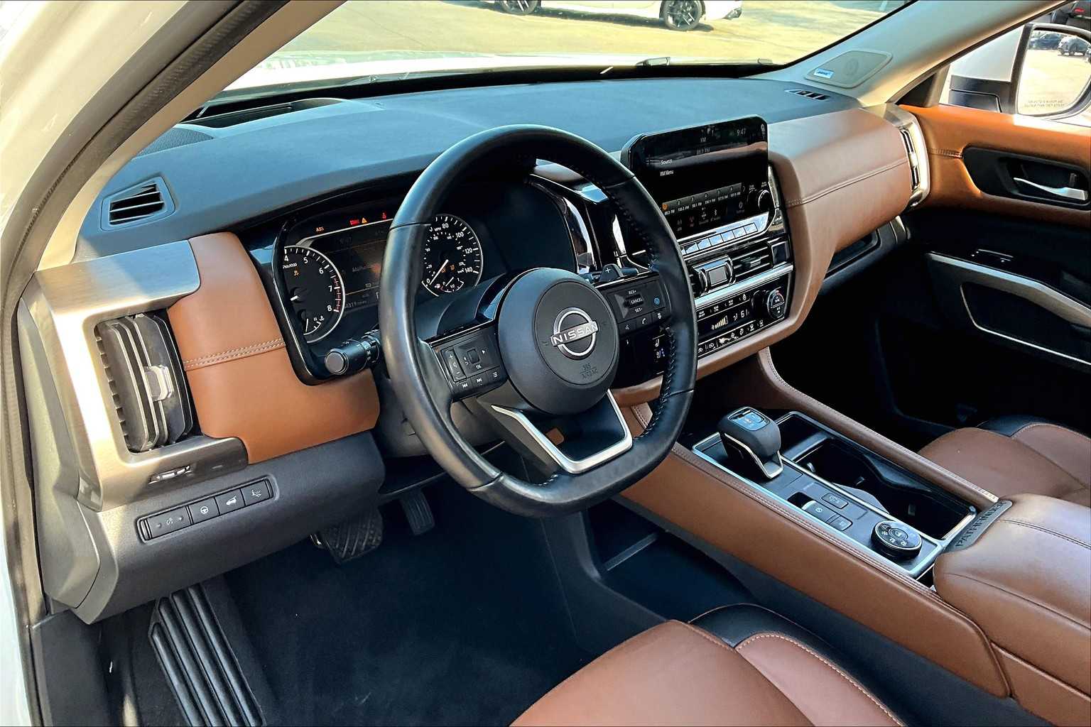 2022 Nissan Pathfinder Platinum photo 14